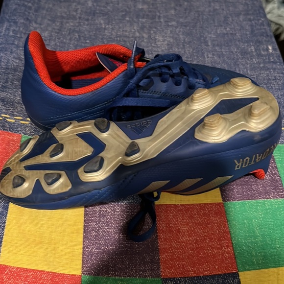 Soccer cleats Adidas Predator. The Game winner :)size 3.5 used - Picture 4 of 7